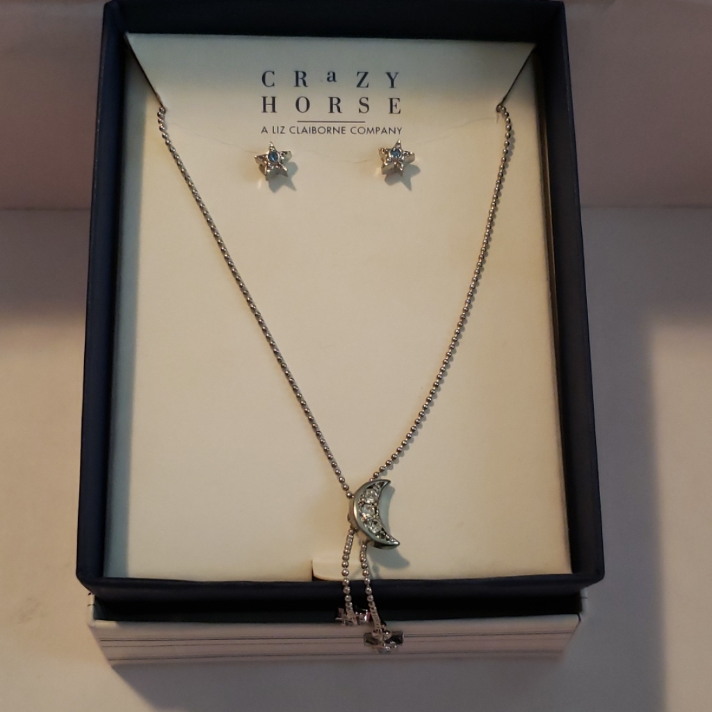 Stars And Moon Jewelry Set 15$